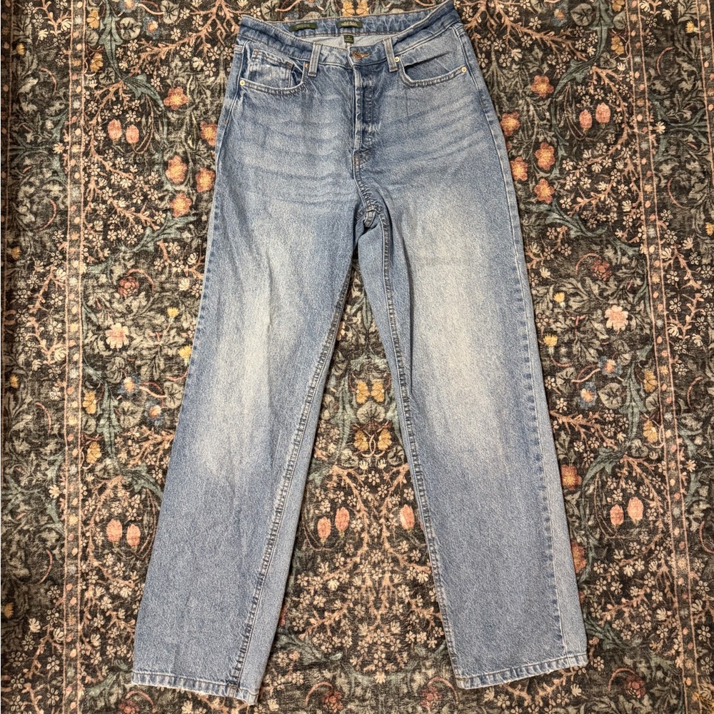 Women’s High Rise Straight Leg Jean